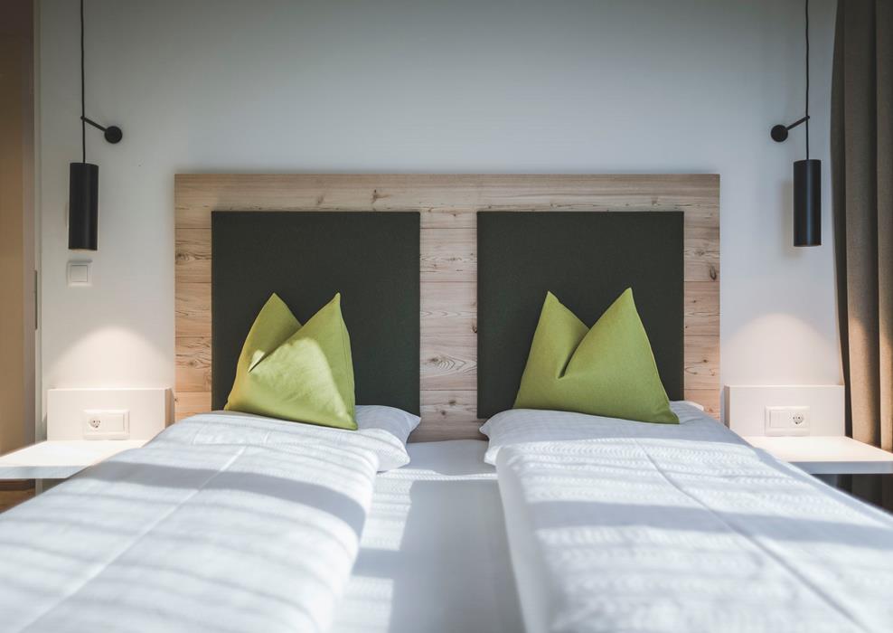 Schlafzimmer mit Doppelbett - Room Drei